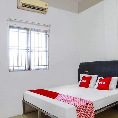 Oyo 92403 Gatsu Homestay Μεντάν Εξωτερικό φωτογραφία