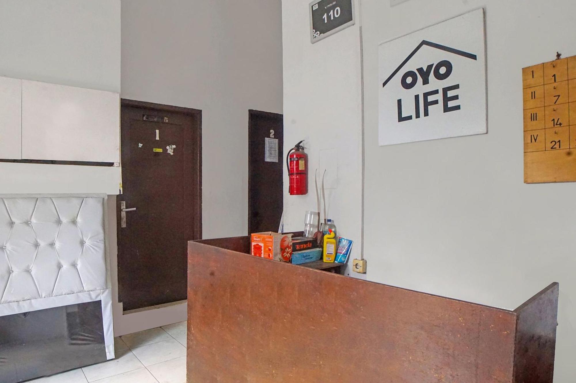 Oyo 92403 Gatsu Homestay Μεντάν Εξωτερικό φωτογραφία