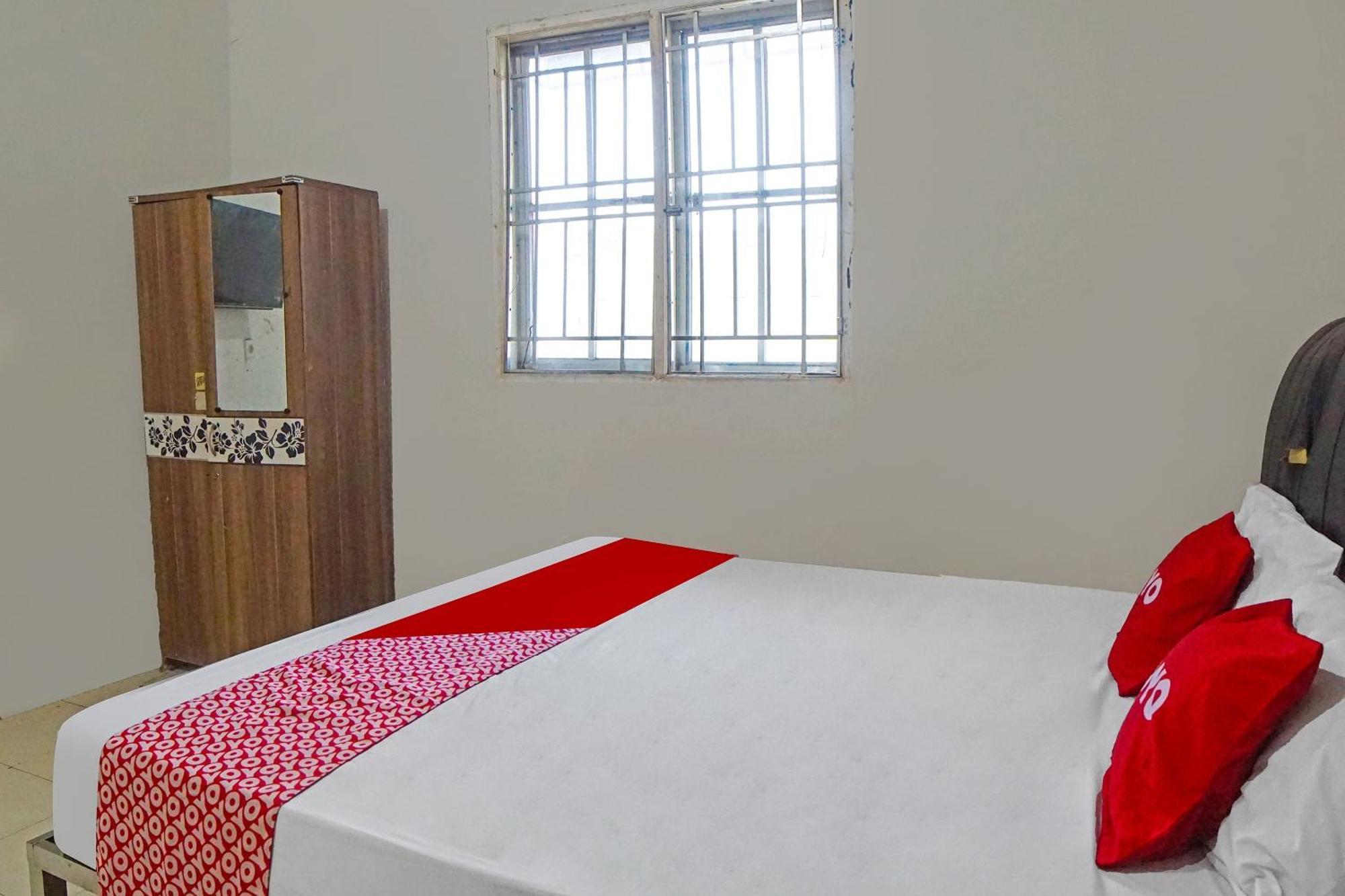 Oyo 92403 Gatsu Homestay Μεντάν Εξωτερικό φωτογραφία